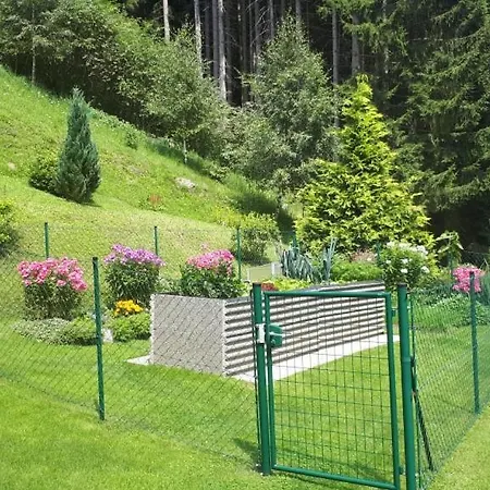 Holiday home Almhaus Waldblick *